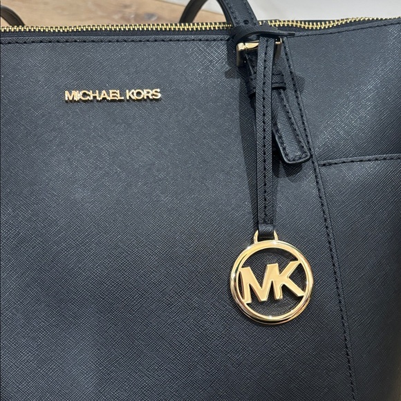 Michael Kors Elegant Black Tote - Picture 2 of 6